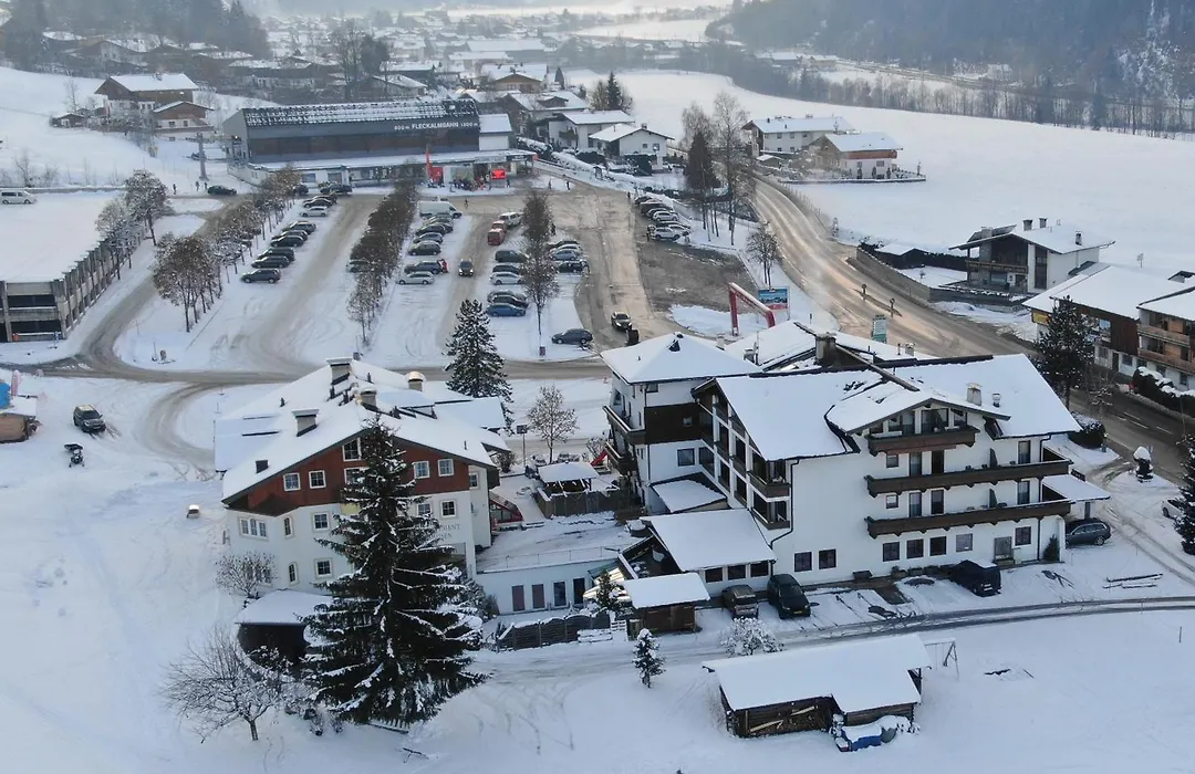 Sport und Familienhotel Klausen-1