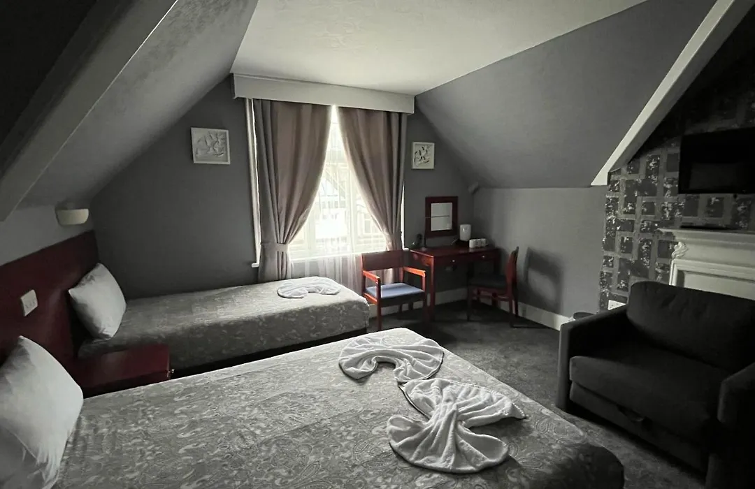 Charlotte Guest House-1