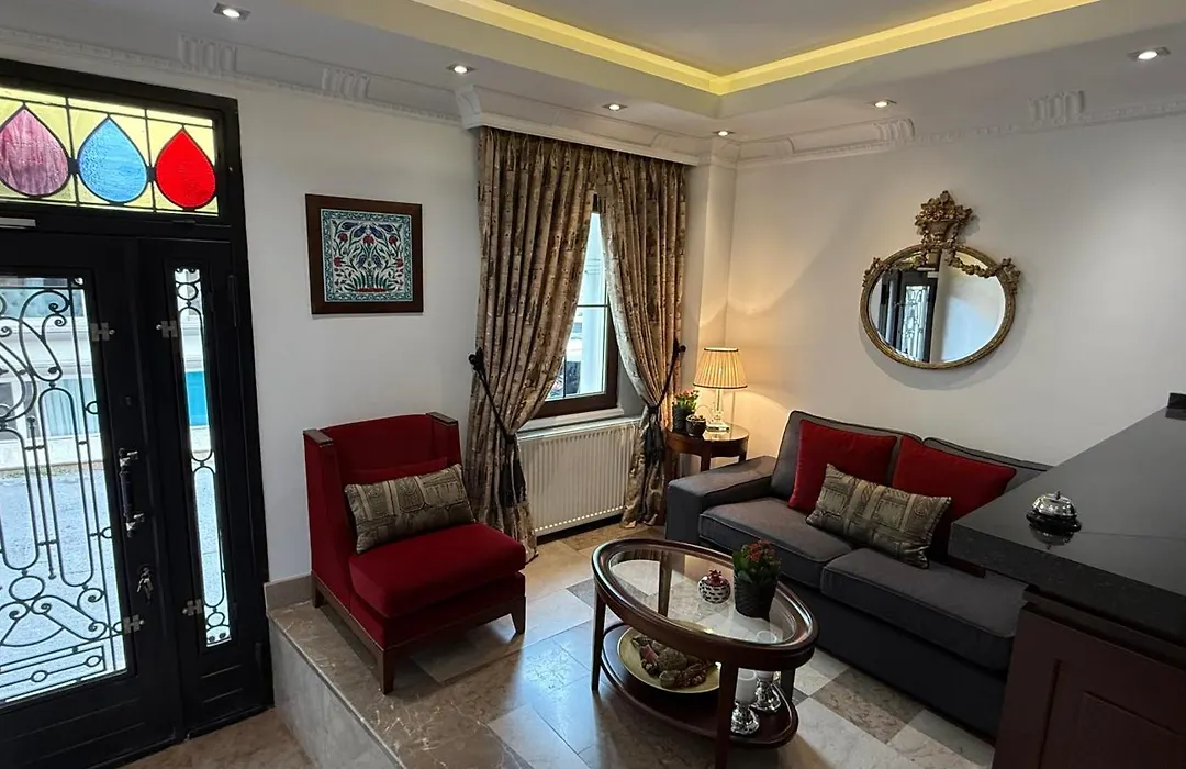 Four Doors Hotel-1