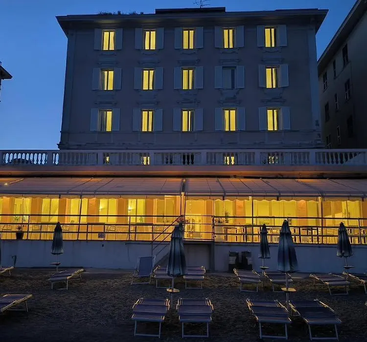 Hotel Savoy-1