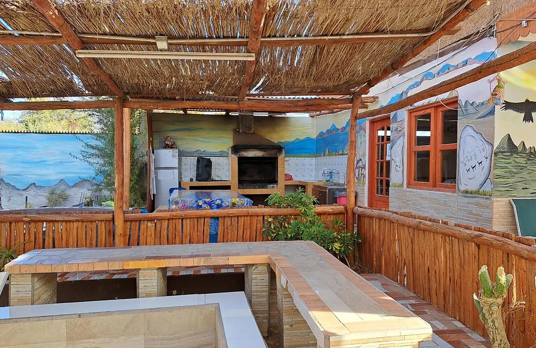 Hostal El Amigo Lucho-1