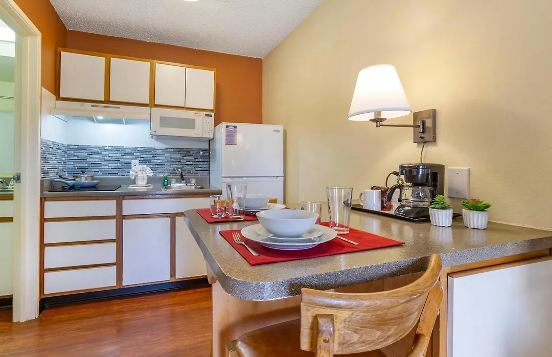 Suburban Studios Albuquerque Uptown-1