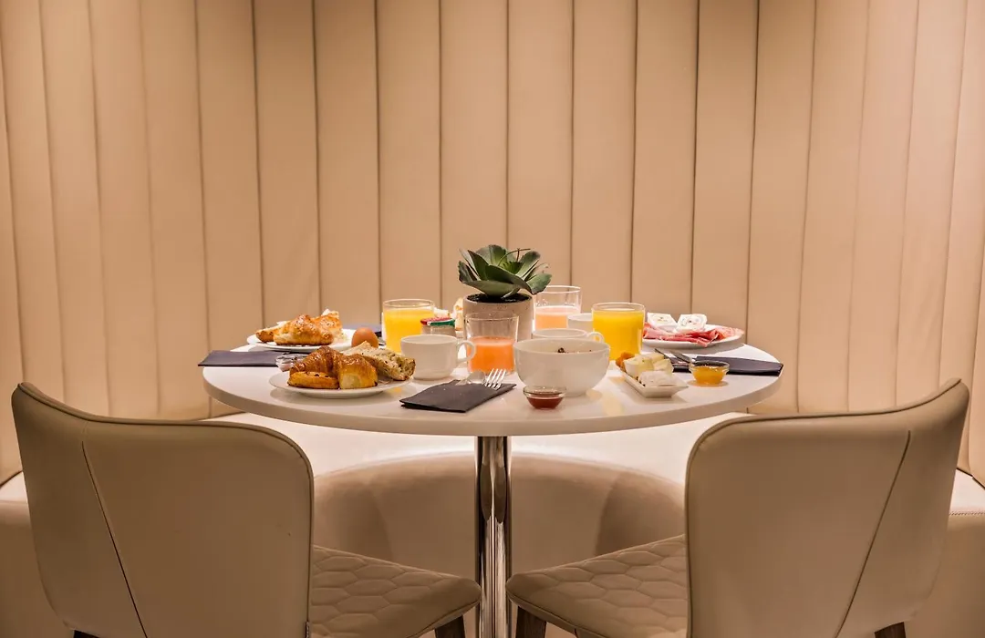 Hotel Trinité Haussmann-1