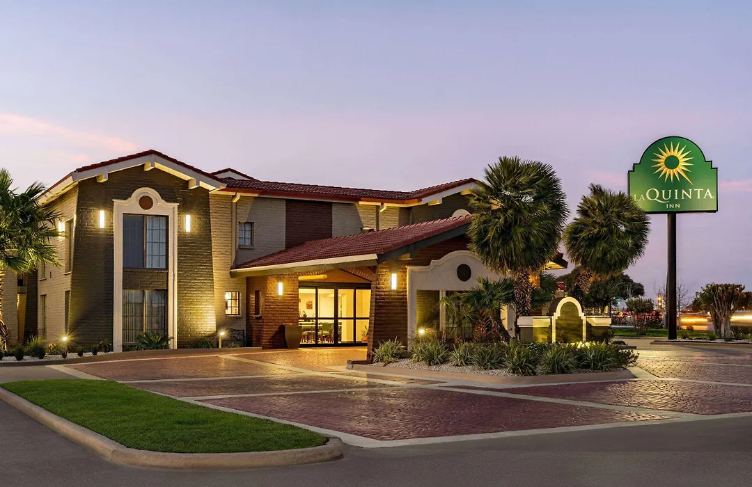 La Quinta Inn By Wyndham Victoria-1
