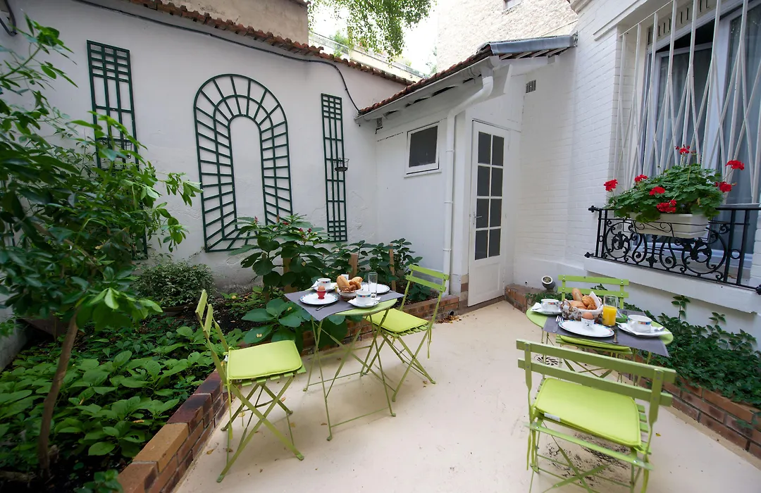 Hôtel AMI-1