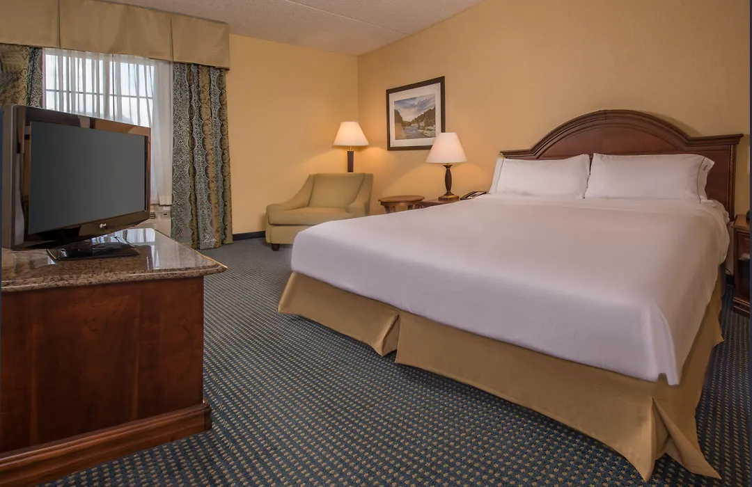 Holiday Inn Express State College At Williamsburg Square By Ihg-1
