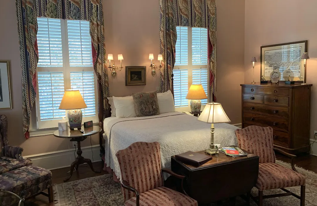 1842 Inn-1