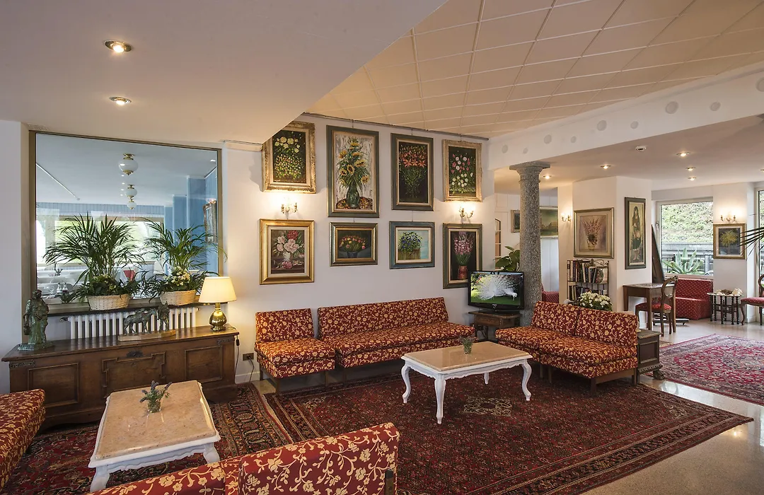 Hotel Carillon-1