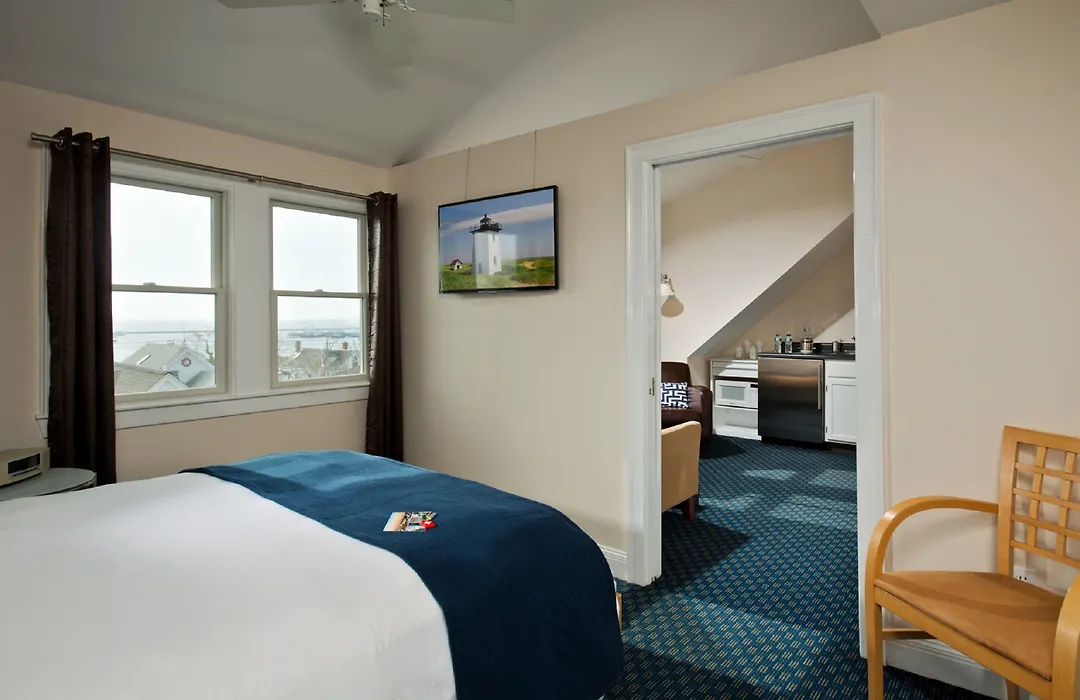 Benchmark Inn-1