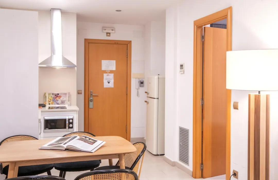 Aparthotel Rambla108-1