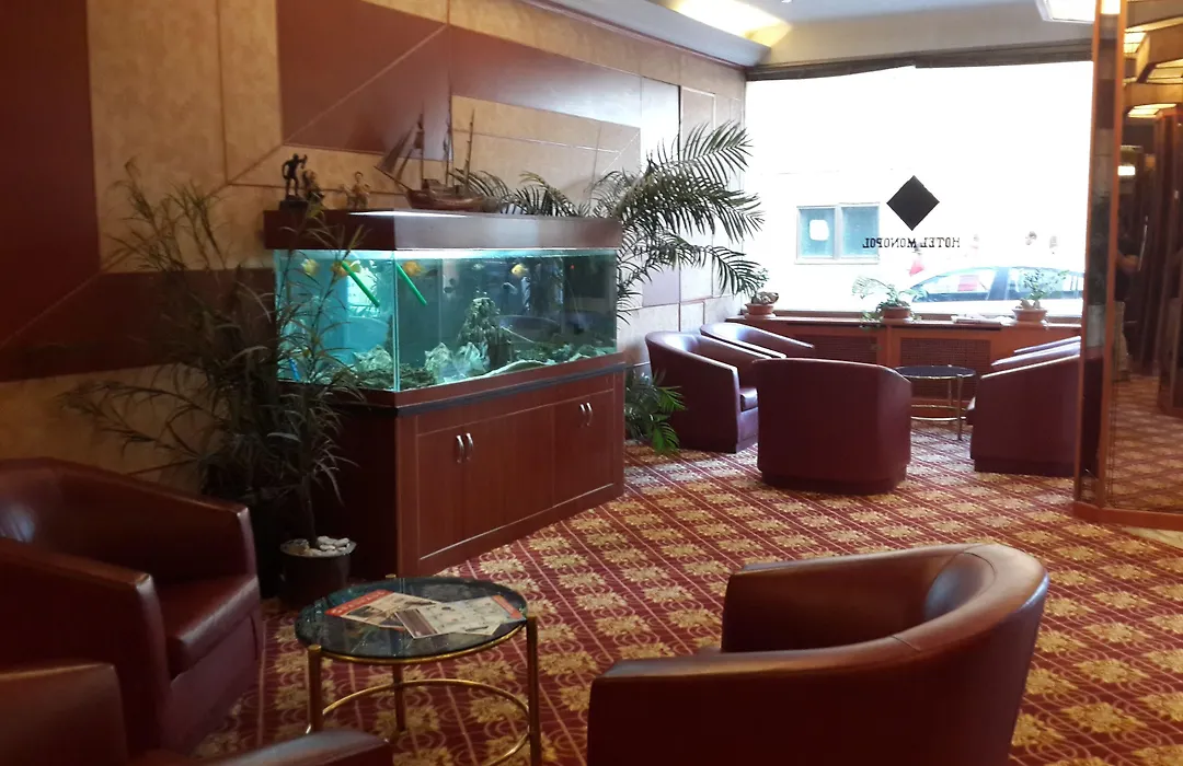 Hotel Monopol-1