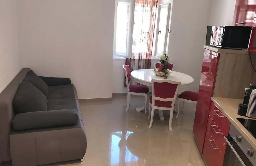 Pula Antic Rooms In Center (Adults Only)-1