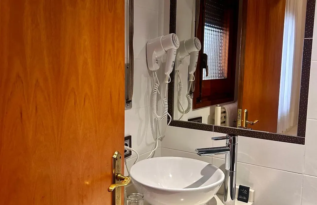 Hostal La Placeta-1