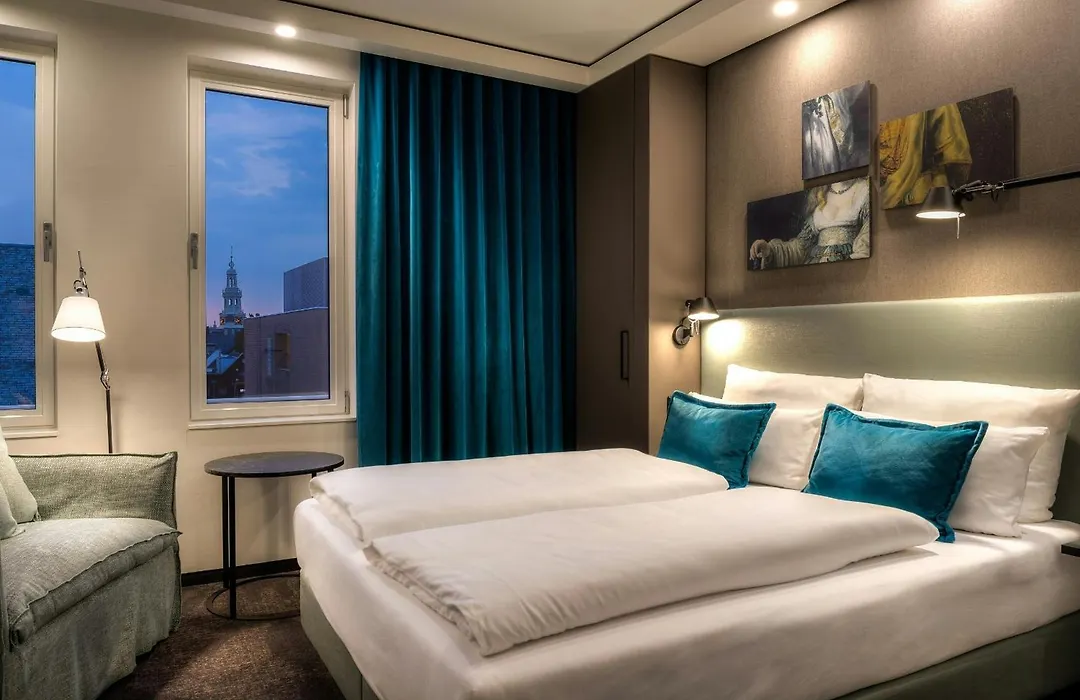 Motel One Amsterdam-Waterlooplein-1