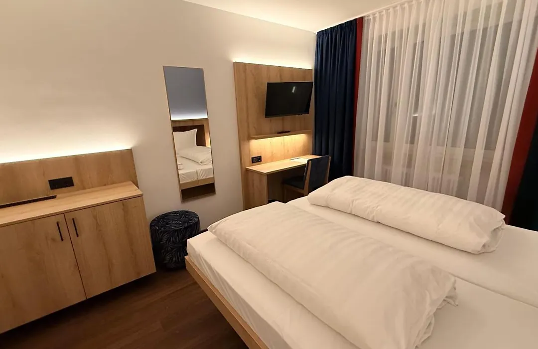 Hotel Antares München-1