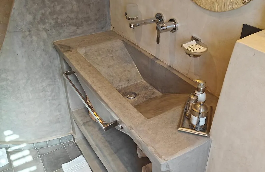 Riad Al Nubala-1