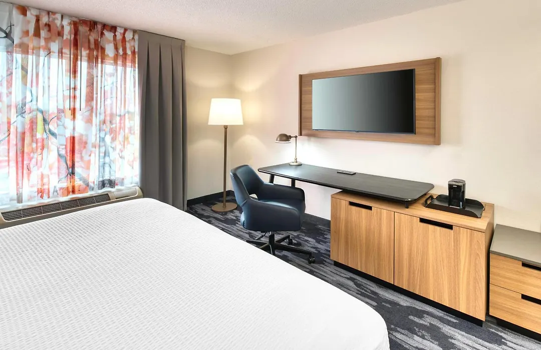 Fairfield Inn & Suites By Marriott Toronto Brampton-1