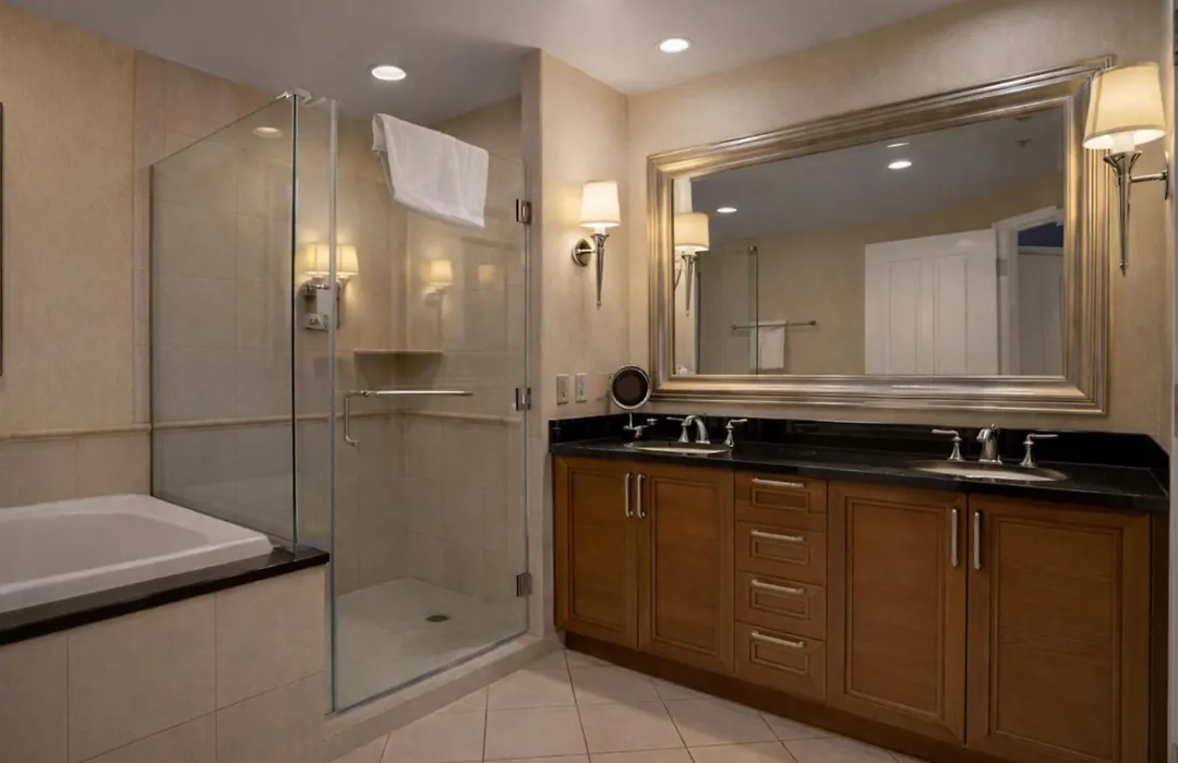 Mgm Signature 11Th Floor 2Br Combo Strip View No Resort Fee-1