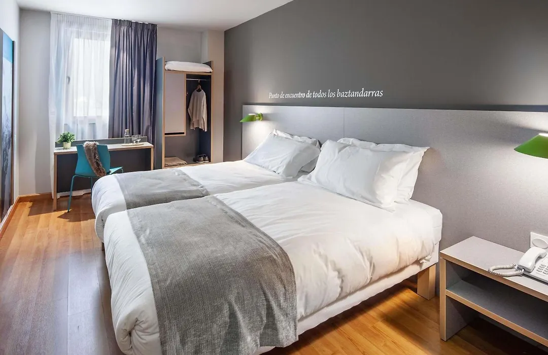 Ibis Styles Pamplona Noain-1
