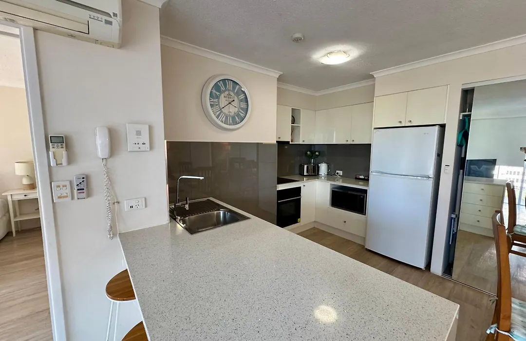 Surfers Beachside Holiday Apartments-1