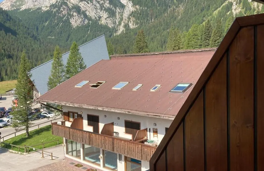 Residence Regina Delle Dolomiti-1