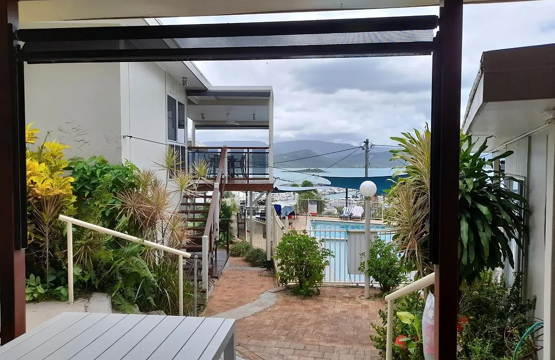 Airlie Apartments-1