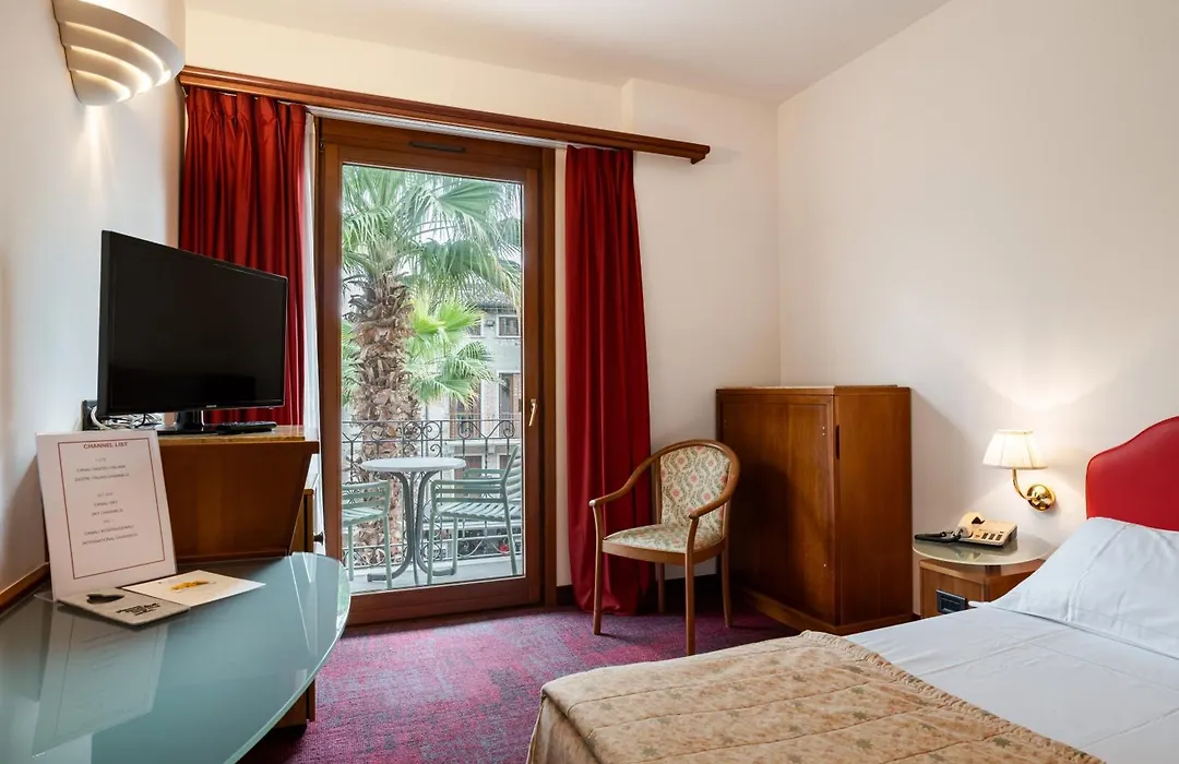 Hotel Catullo-1