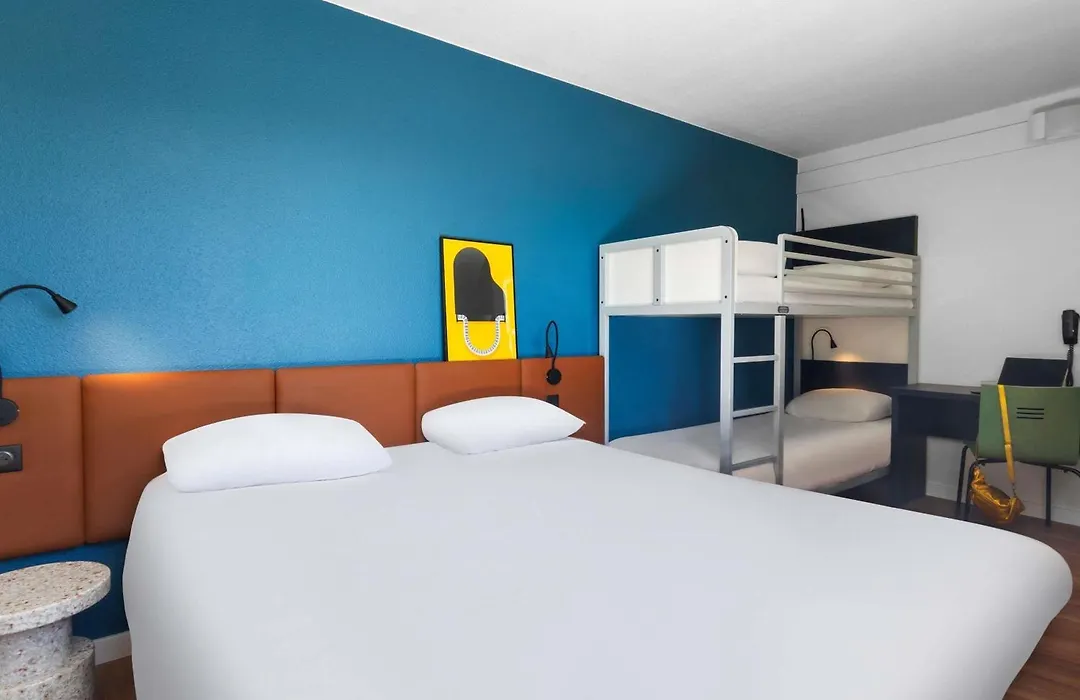 Ibis Auch-1