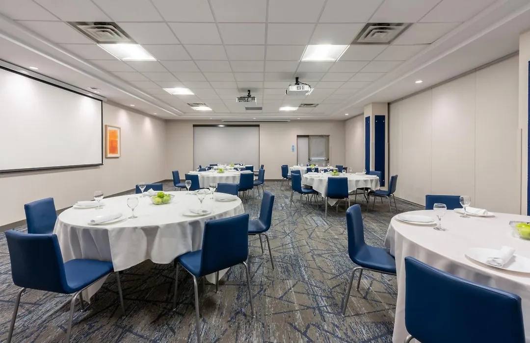 Holiday Inn Express & Suites Vaughan-Southwest By Ihg-1