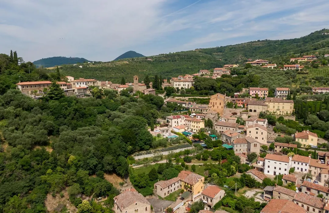 Borgo Petrarca-1