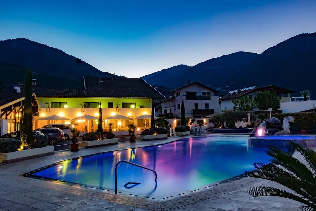 Schlosshof Suedtirol - Hotel & Camping Resort-1