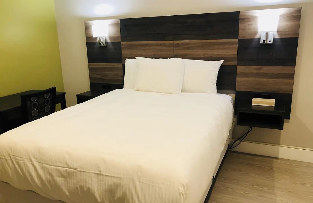 Bay Hotel-1