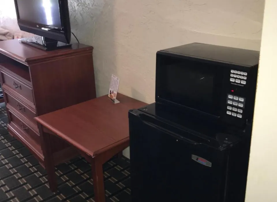 Applegate Inn-1