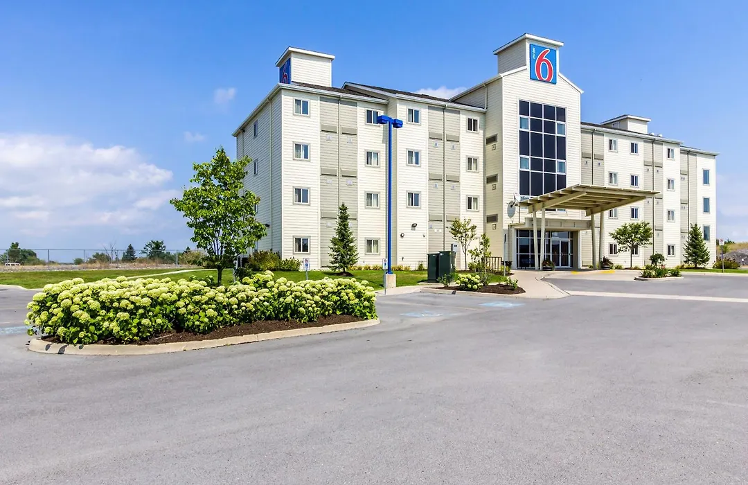 Motel 6-Kingston, On-1