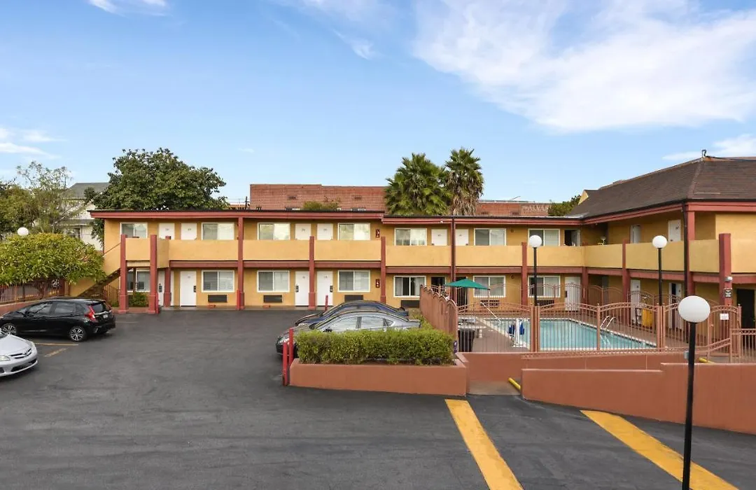 Hollywood Inn Express South-1