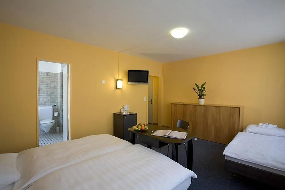 X-Tra Hotel-1