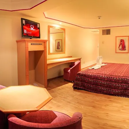 Hotel Revolución-2