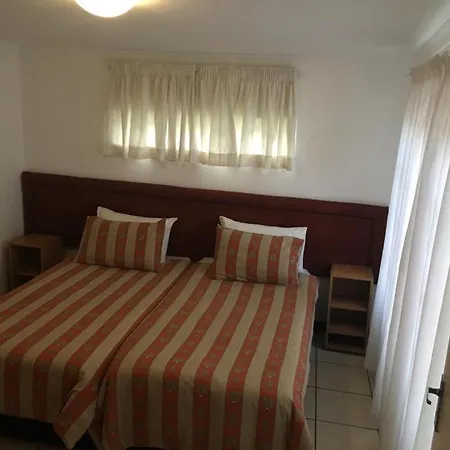 The Crescent Guesthouses - Bnb/Self Catering-3