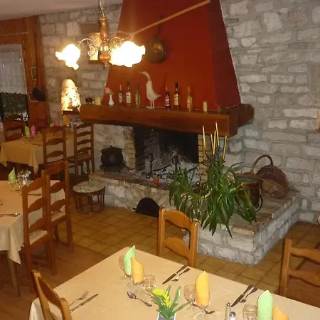 Hotel Restaurant La Chaumiere du Lac-3