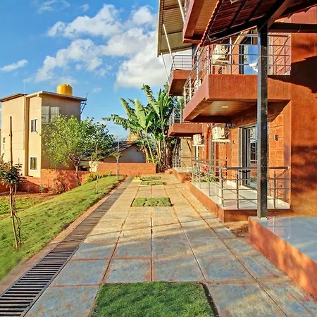 Treebo Raaya Regency-3