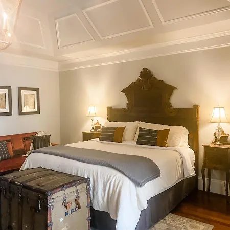 The Twelve Oaks Bed & Breakfast-3