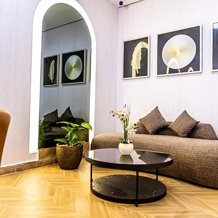 Hotel Les Ambassadeurs-3