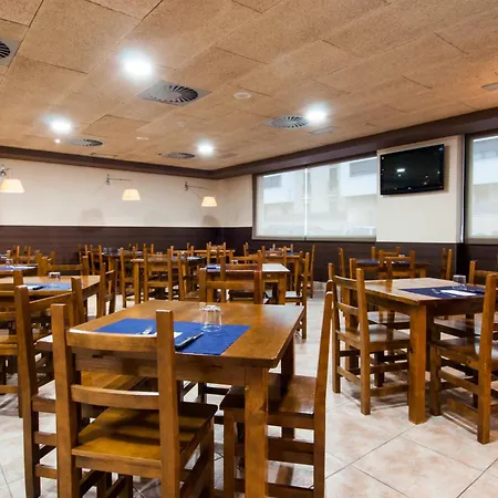 Ibis Styles Pamplona Noain-3