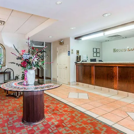 Econo Lodge Stewart International Airport-3