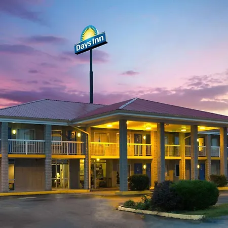 Days Inn By Wyndham Richmond-3