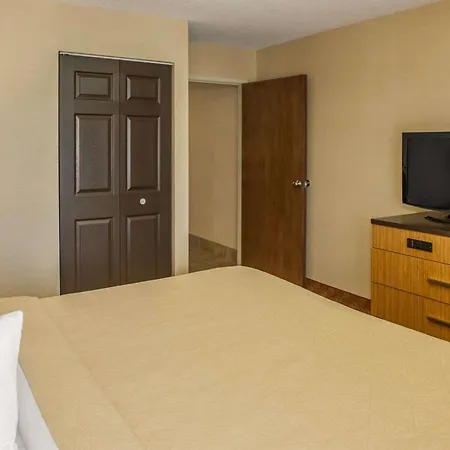 Quality Inn Franklin I-65-2