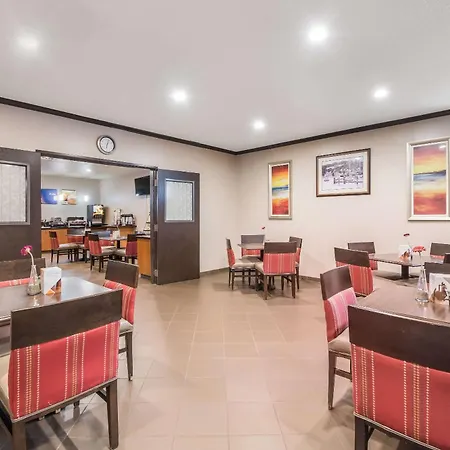 Comfort Inn Newport-2