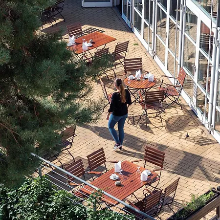 Seminaris Seehotel Potsdam-3