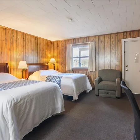 Knob Hill Motor Lodge-2