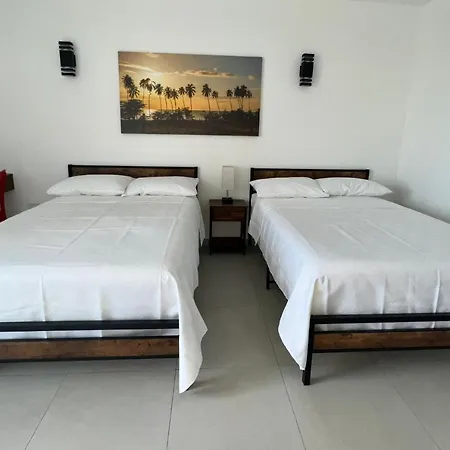 Red Flamboyan Guesthouse And Restaurant-2